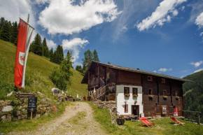 Blos Hütte 1.800m